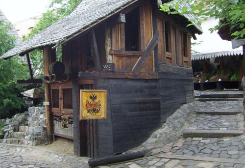 H02 Středověká řemesla, soutok Labe a Cidliny