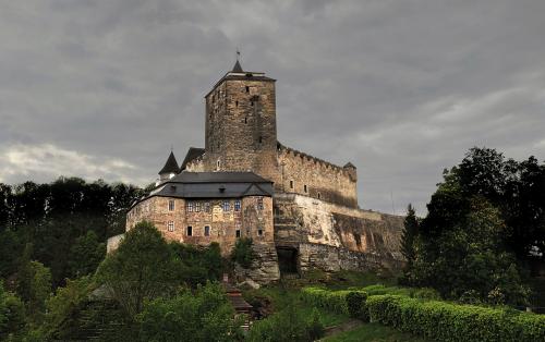 ŠV07 Hrad tvrdý jako kost a okolí 